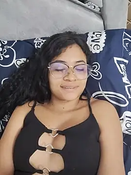 Snapshot of DAFNNEE_HOT chatting on May 19, 2026, 3:40 pm DAFNNEE HOT online show from May 19, 2026, 3:40 pm
