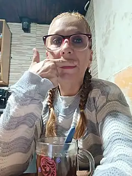cari75 online show from May 11, 2026, 3:34 am