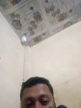 SHARIF12123 online show from December 18, 2025, 3:07 pm