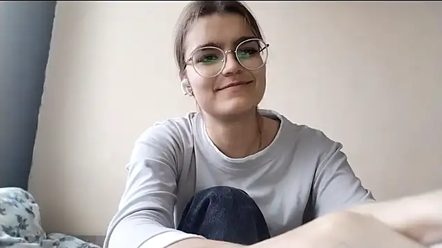 Snapshot of DevonaGlugla chatting on December 14, 2025, 11:59 am DevonaGlugla online show from December 14, 2025, 11:59 am