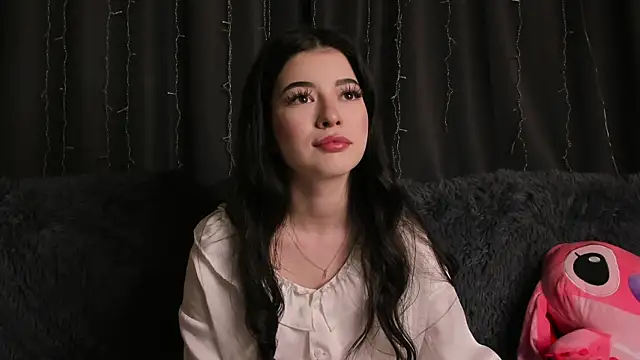 LisaColee online show from June 22, 2026, 9:01 pm