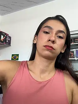 lunaluxury22 online show from July 7, 2026, 2:21 pm