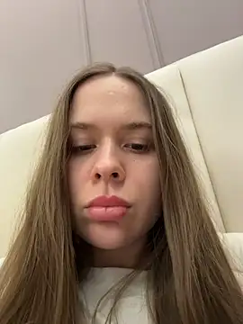 Snapshot of Nicole_Loving chatting on December 13, 2025, 9:31 pm Nicole Loving online show from December 13, 2025, 9:31 pm