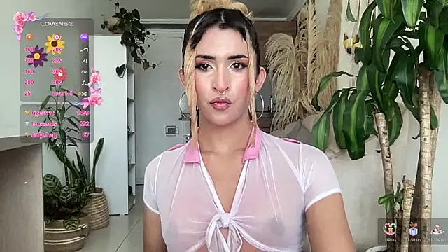 Snapshot of isa_fox_23 chatting on June 17, 2026, 1:12 pm isa fox 23 online show from June 17, 2026, 1:12 pm