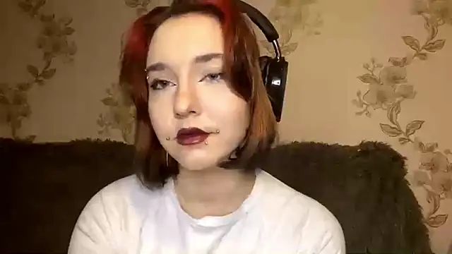 EmilyVeiro online show from March 8, 2026, 5:39 pm