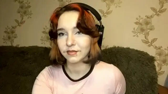 EmilyVeiro online show from March 10, 2026, 5:40 pm