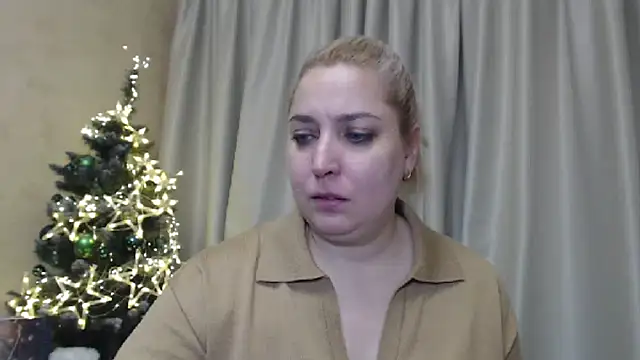 Snapshot of sweetpussy13 chatting on December 22, 2024, 7:33 am sweetpussy13 online show from December 22, 2024, 7:33 am