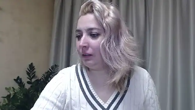 Snapshot of sweetpussy13 chatting on January 18, 2025, 7:07 am sweetpussy13 online show from January 18, 2025, 7:07 am