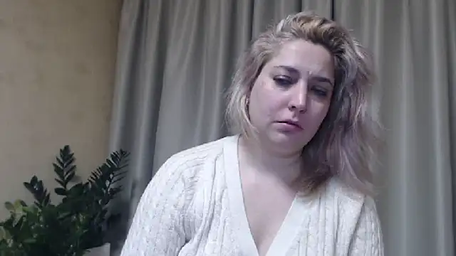 Snapshot of sweetpussy13 chatting on February 1, 2025, 7:05 am sweetpussy13 online show from February 1, 2025, 7:05 am