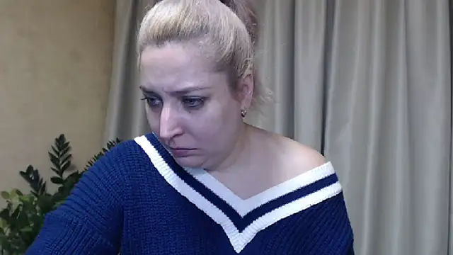 Snapshot of sweetpussy13 chatting on February 2, 2025, 9:40 am sweetpussy13 online show from February 2, 2025, 9:40 am