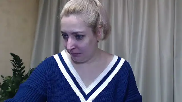 Snapshot of sweetpussy13 chatting on February 22, 2025, 6:50 am sweetpussy13 online show from February 22, 2025, 6:50 am