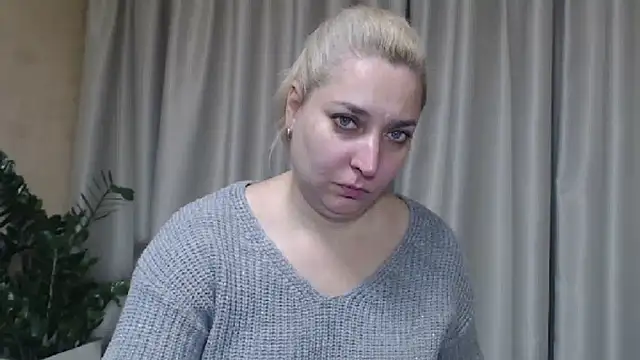 Snapshot of sweetpussy13 chatting on October 22, 2025, 6:02 am sweetpussy13 online show from October 22, 2025, 6:02 am