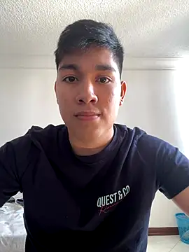 Snapshot of Rogerdn chatting on December 15, 2025, 6:45 pm Rogerdn online show from December 15, 2025, 6:45 pm