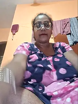 MISTI KOLK online show from July 17, 2026, 5:29 pm