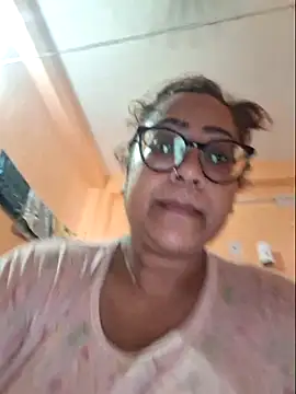 MISTI KOLK online show from July 28, 2026, 4:30 am