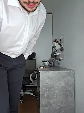 Snapshot of Lovebackground chatting on January 31, 2025, 9:27 am Lovebackground online show from January 31, 2025, 9:27 am