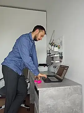 Snapshot of Lovebackground chatting on October 16, 2025, 6:36 am Lovebackground online show from October 16, 2025, 6:36 am