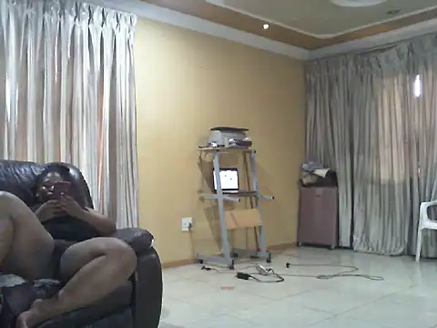 Caramel-goddess18 online show from December 19, 2025, 12:45 pm