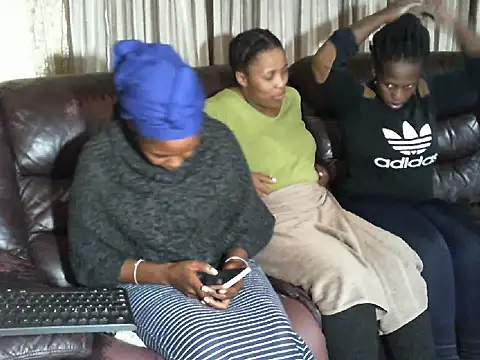 Caramel-goddess18 online show from March 15, 2026, 3:51 pm