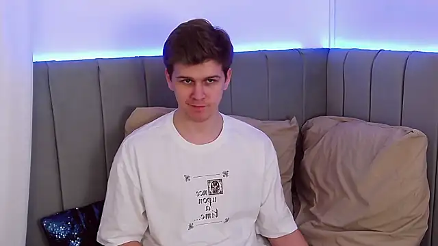 Snapshot of NickJohnas chatting on December 19, 2025, 9:16 am NickJohnas online show from December 19, 2025, 9:16 am