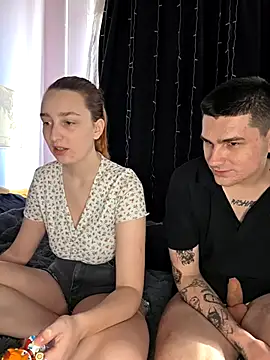 Snapshot of FoxyToxy chatting on December 15, 2025, 2:38 am FoxyToxy online show from December 15, 2025, 2:38 am