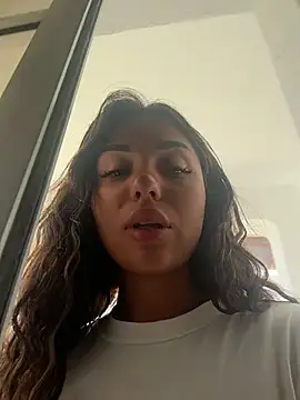 Snapshot of SilkyMira chatting on May 7, 2026, 6:30 am SilkyMira online show from May 7, 2026, 6:30 am