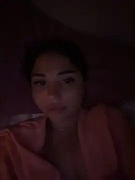 Snapshot of SilkyMira chatting on May 12, 2026, 6:27 pm SilkyMira online show from May 12, 2026, 6:27 pm