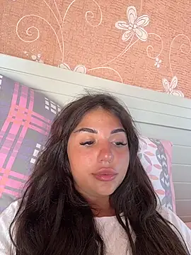 Snapshot of SilkyMira chatting on June 7, 2026, 1:48 pm SilkyMira online show from June 7, 2026, 1:48 pm