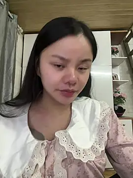 leo-kitty online show from April 26, 2026, 3:21 pm