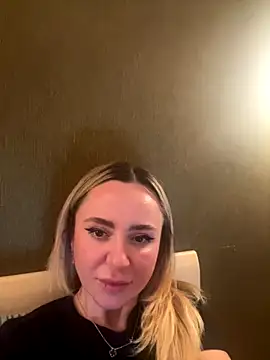 Snapshot of Arina_g chatting on December 16, 2025, 9:09 pm Arina g online show from December 16, 2025, 9:09 pm