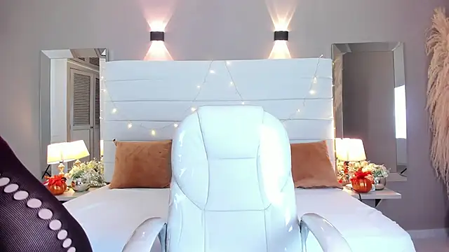 maturexxx  online show from October 13, 2025, 1:44 pm