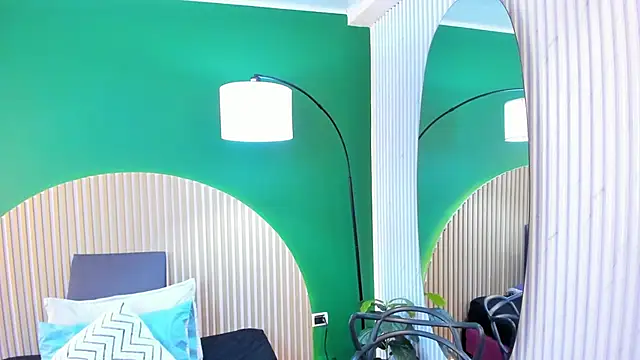 dahianeconnor online show from May 2, 2026, 11:37 am