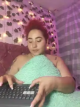 Snapshot of Ayla-marttinez chatting on June 14, 2026, 2:24 am Ayla-marttinez online show from June 14, 2026, 2:24 am