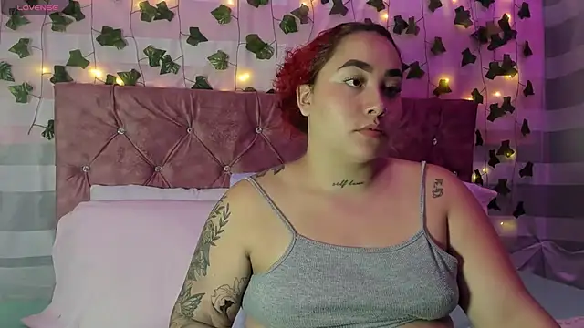 Snapshot of Ayla-marttinez chatting on June 19, 2026, 12:15 am Ayla-marttinez online show from June 19, 2026, 12:15 am