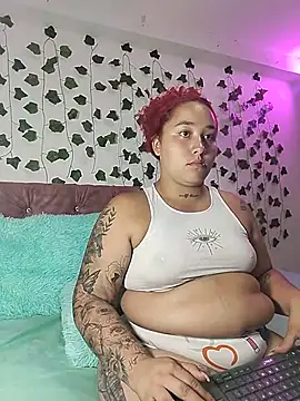 Snapshot of Ayla-marttinez chatting on July 6, 2026, 11:40 pm Ayla-marttinez online show from July 6, 2026, 11:40 pm