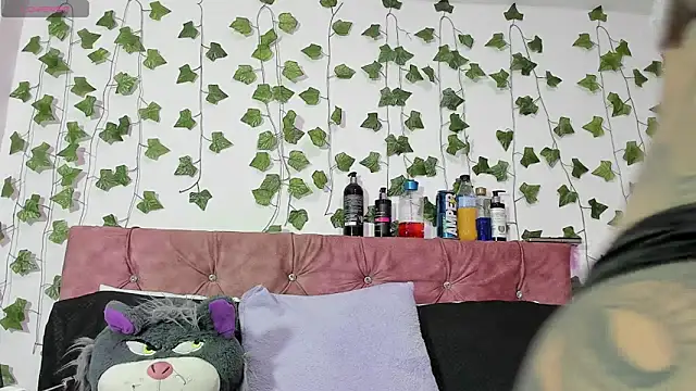 Snapshot of Ayla-marttinez chatting on July 16, 2026, 1:33 am Ayla-marttinez online show from July 16, 2026, 1:33 am