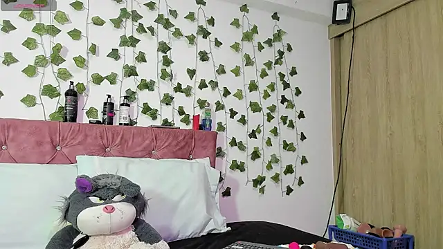 Snapshot of Ayla-marttinez chatting on July 23, 2026, 12:24 am Ayla-marttinez online show from July 23, 2026, 12:24 am