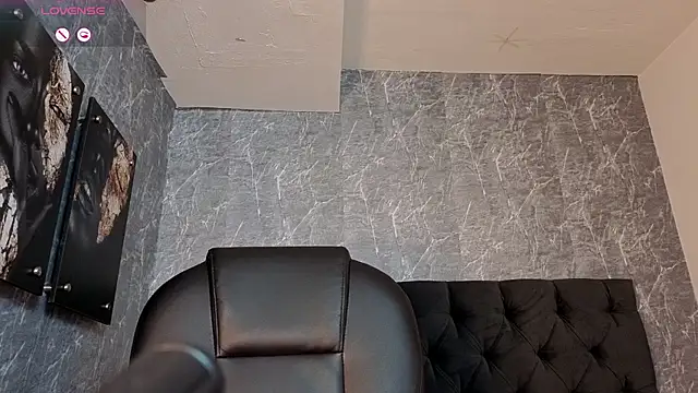 Snapshot of scarletbaker__ chatting on December 15, 2025, 4:00 pm scarletbaker online show from December 15, 2025, 4:00 pm