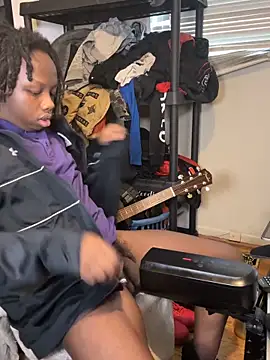 YourLittleBoyfriend online show from March 11, 2026, 9:21 pm