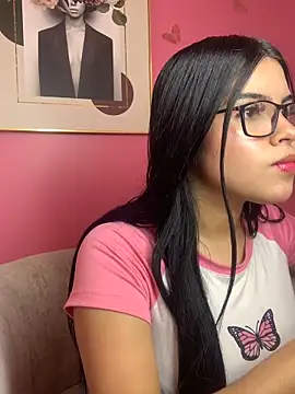 Snapshot of PrettyDafnne chatting on December 15, 2025, 6:56 pm PrettyDafnne online show from December 15, 2025, 6:56 pm