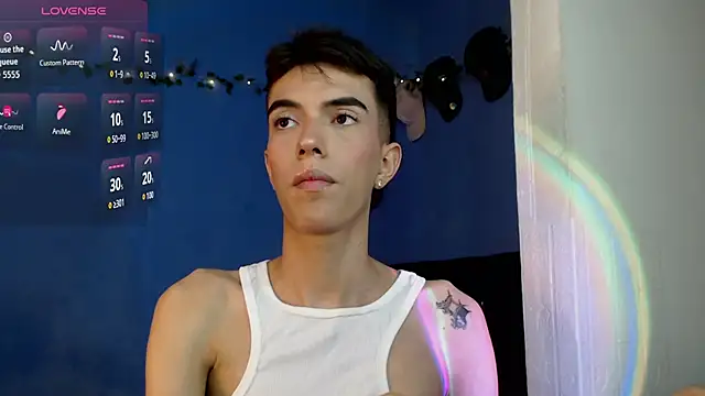 Juan Gomezz26 online show from June 22, 2026, 12:24 am