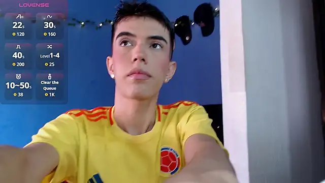 Juan Gomezz26 online show from June 23, 2026, 3:32 pm