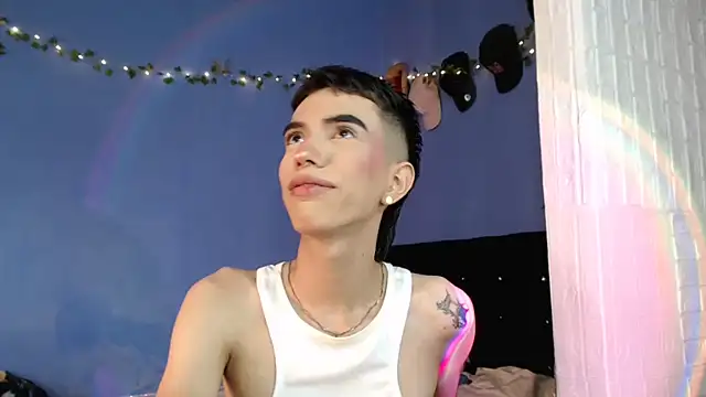 Juan Gomezz26 online show from July 11, 2026, 10:44 pm