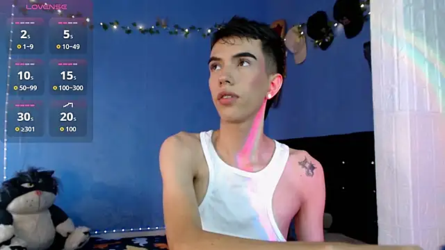 Juan Gomezz26 online show from July 17, 2026, 10:03 pm
