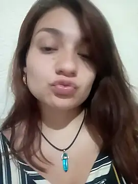 Snapshot of evelin__C chatting on December 14, 2025, 1:44 am evelin C online show from December 14, 2025, 1:44 am