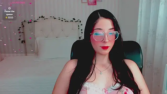 emmalove doll online show from March 14, 2026, 12:17 am