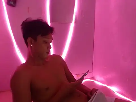 Massive hunk online show from March 12, 2026, 6:52 am