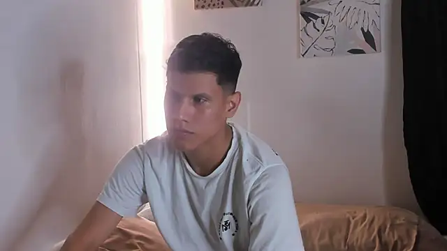 Snapshot of Apol0_69 chatting on December 14, 2025, 7:40 pm Apol0 69 online show from December 14, 2025, 7:40 pm