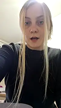 Snapshot of RebeFucksonn chatting on April 18, 2026, 4:44 pm RebeFucksonn online show from April 18, 2026, 4:44 pm