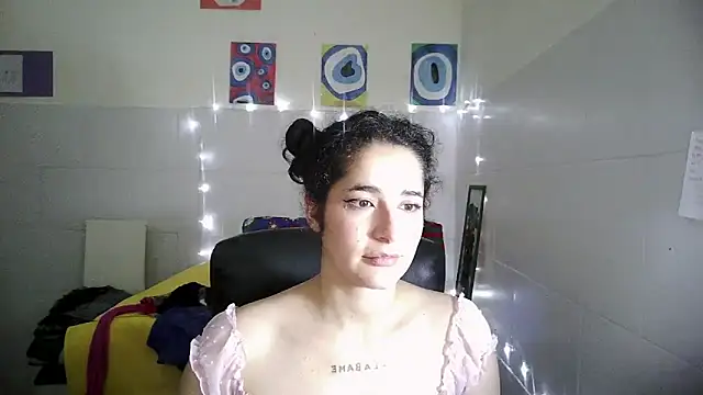 Snapshot of caramel-hotty chatting on December 15, 2025, 12:48 am caramel-hotty online show from December 15, 2025, 12:48 am